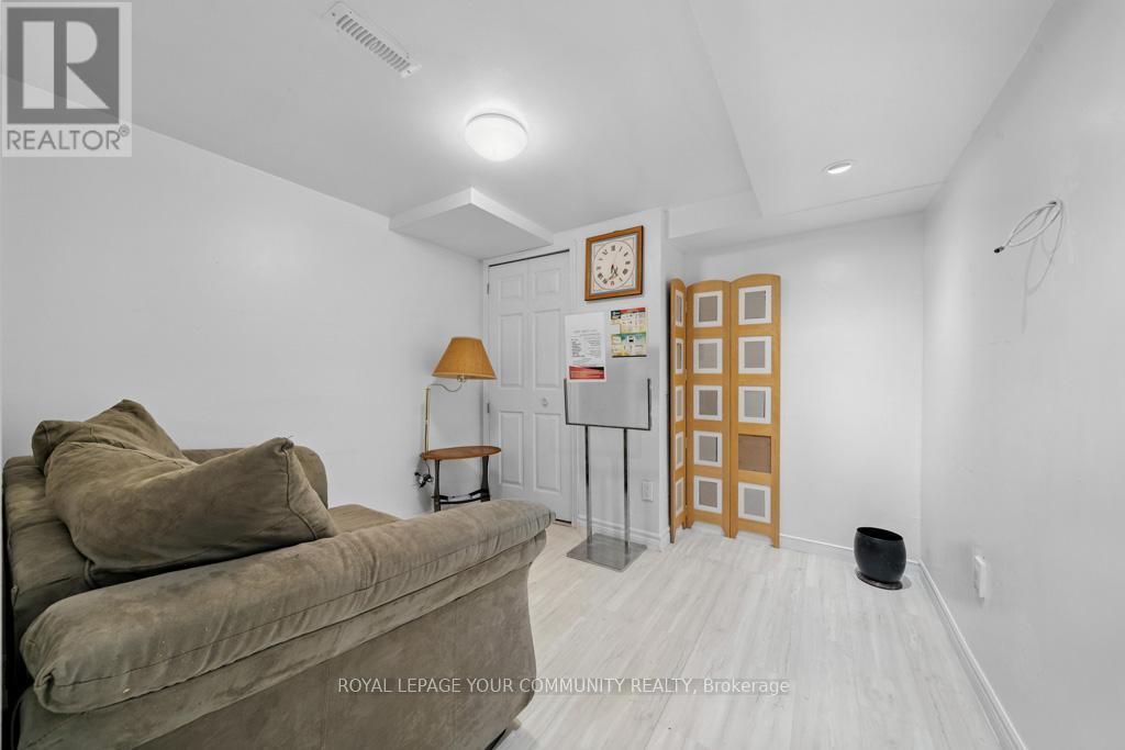 Photo 36 of 104 Garden Drive, Barrie ON