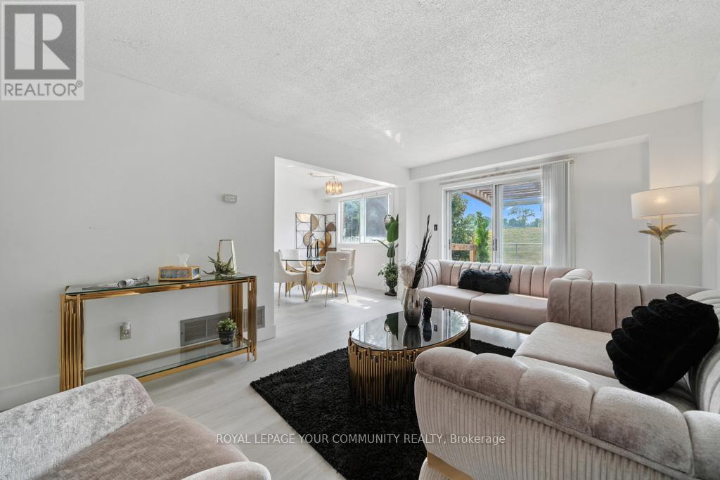 Photo 5 of 104 Garden Drive, Barrie ON