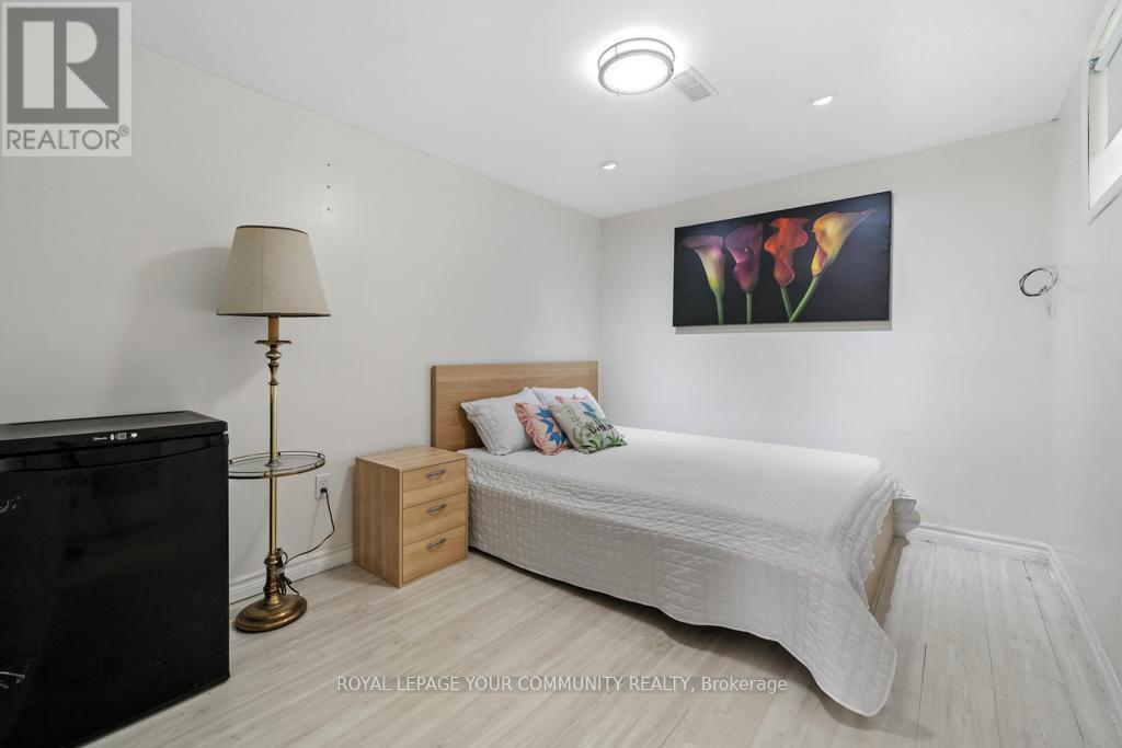 Photo 4 of 104 Garden Drive, Barrie ON