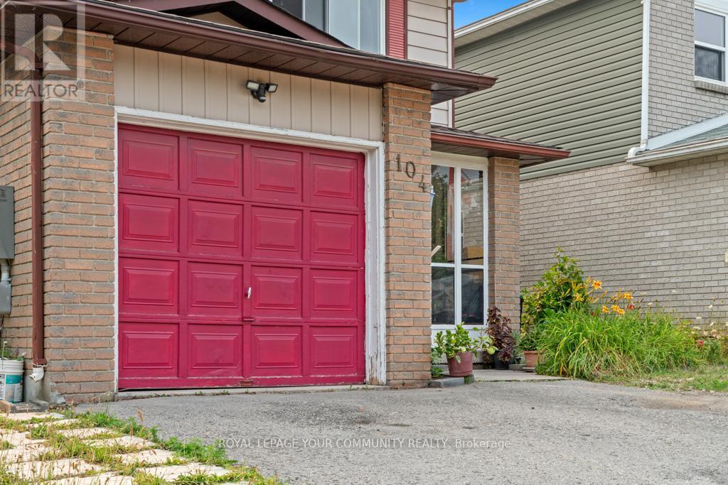 Photo 11 of 104 Garden Drive, Barrie ON