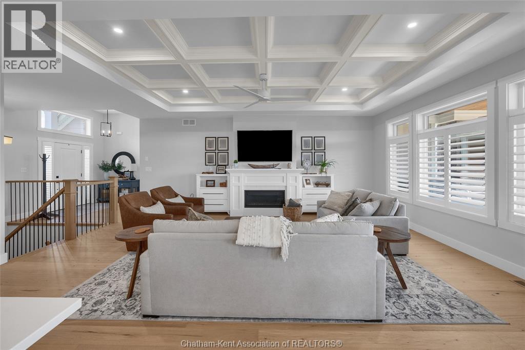 Photo 10 of 50 Dundee Drive, Chatham ON