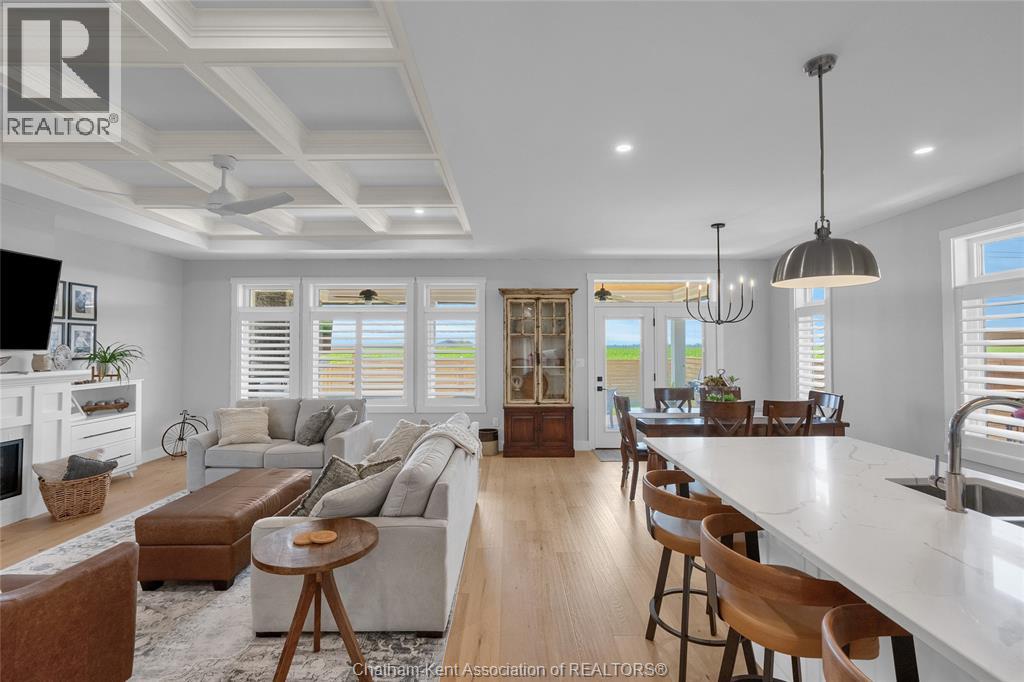 Photo 11 of 50 Dundee Drive, Chatham ON