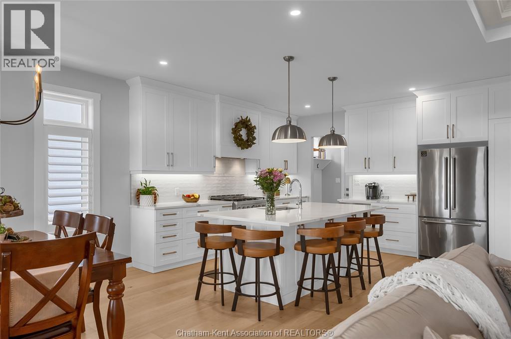 Photo 15 of 50 Dundee Drive, Chatham ON