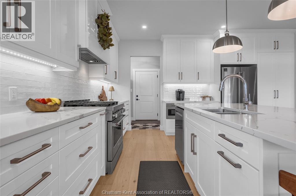 Photo 16 of 50 Dundee Drive, Chatham ON