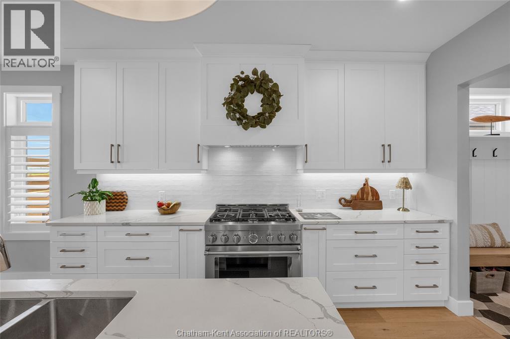 Photo 19 of 50 Dundee Drive, Chatham ON