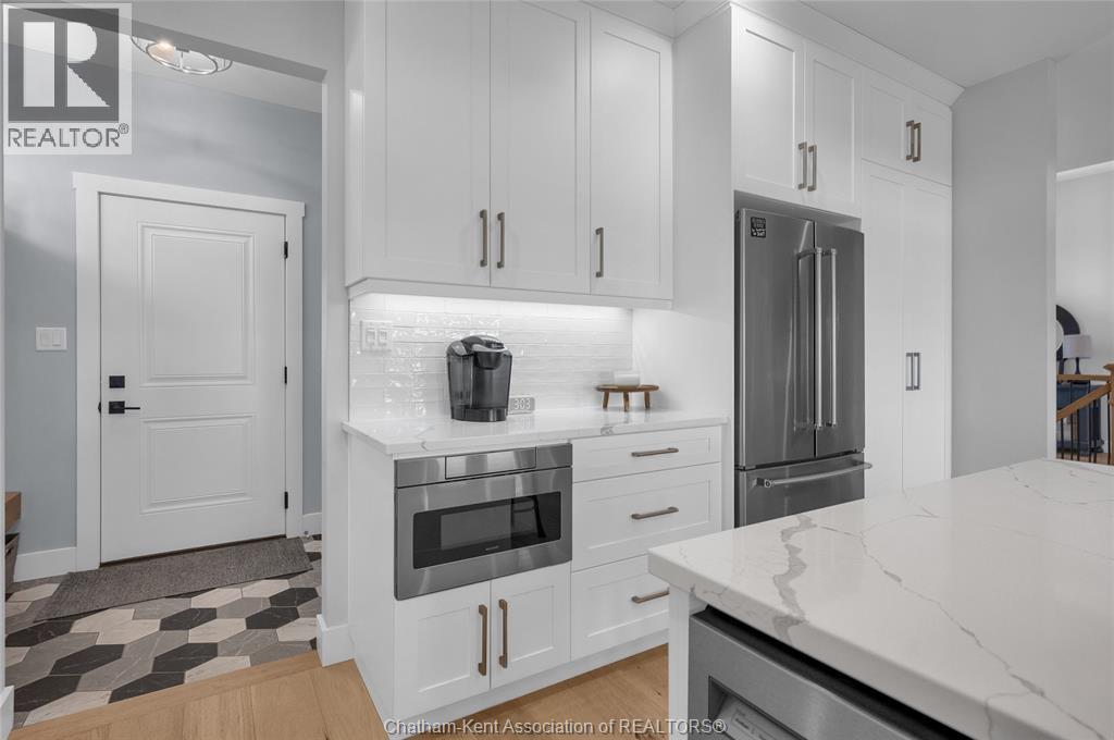 Photo 20 of 50 Dundee Drive, Chatham ON