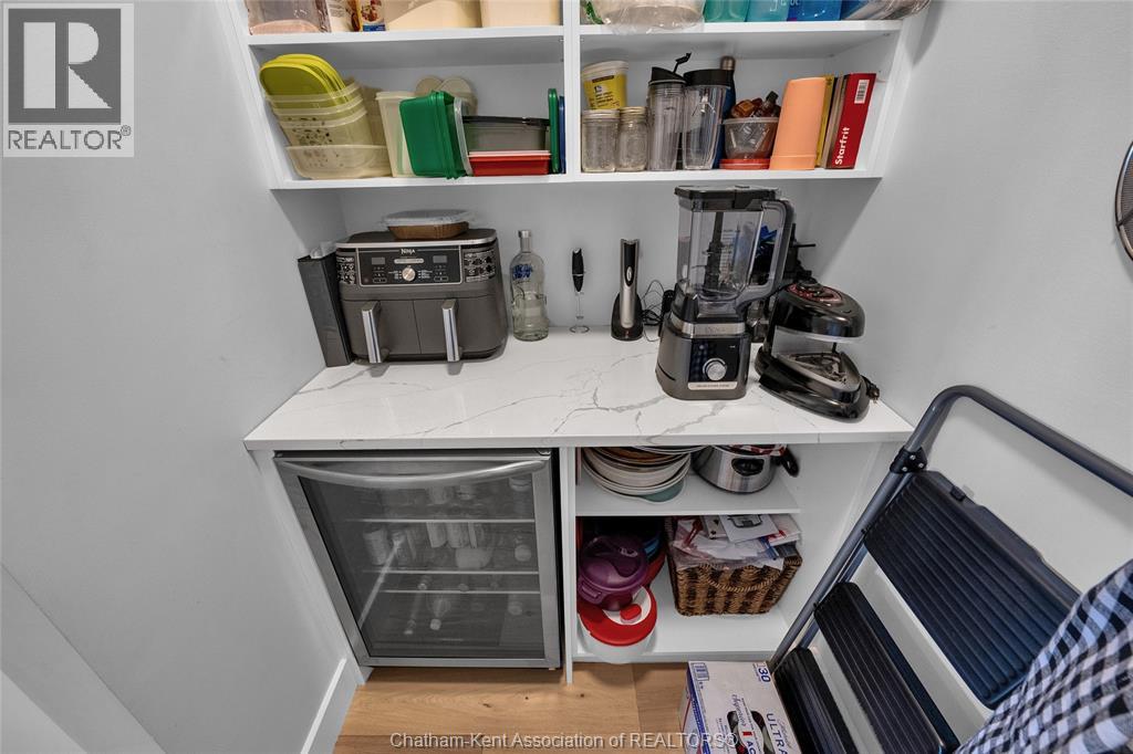 Photo 21 of 50 Dundee Drive, Chatham ON