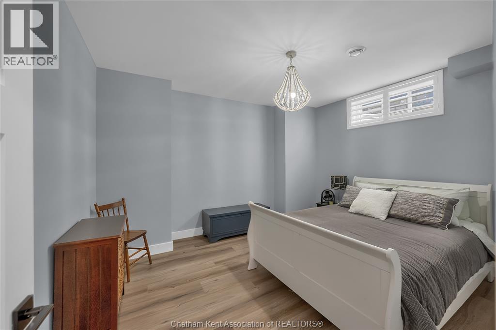 Photo 39 of 50 Dundee Drive, Chatham ON