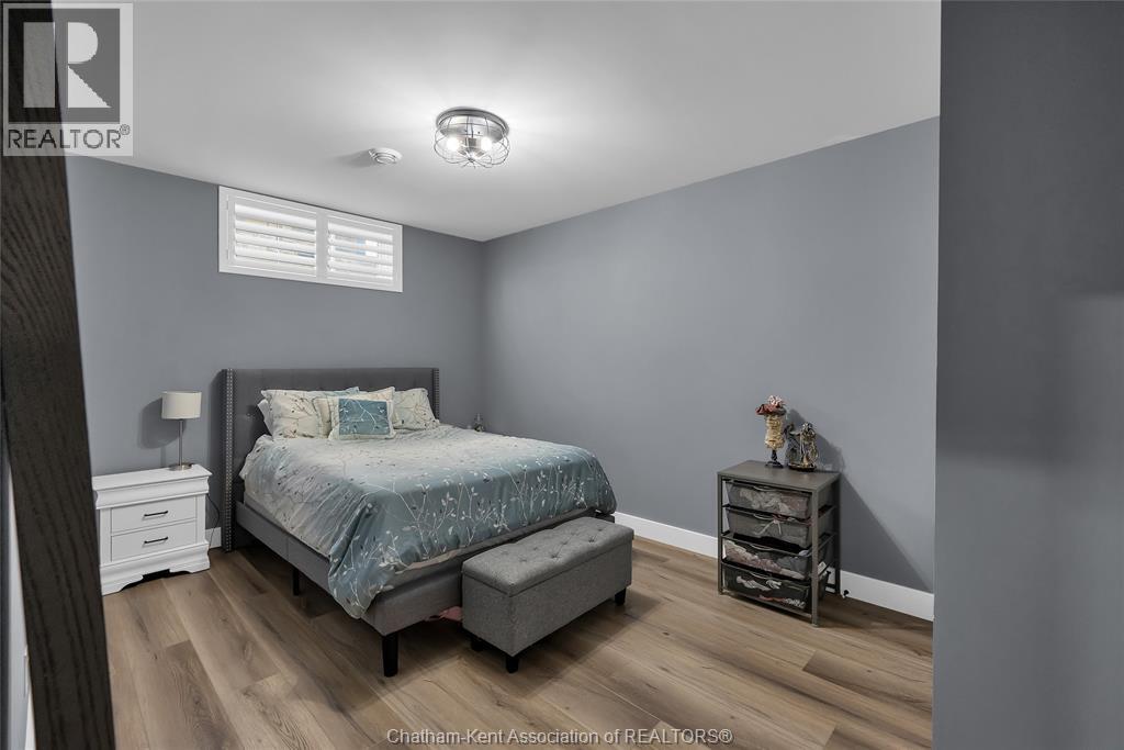 Photo 40 of 50 Dundee Drive, Chatham ON