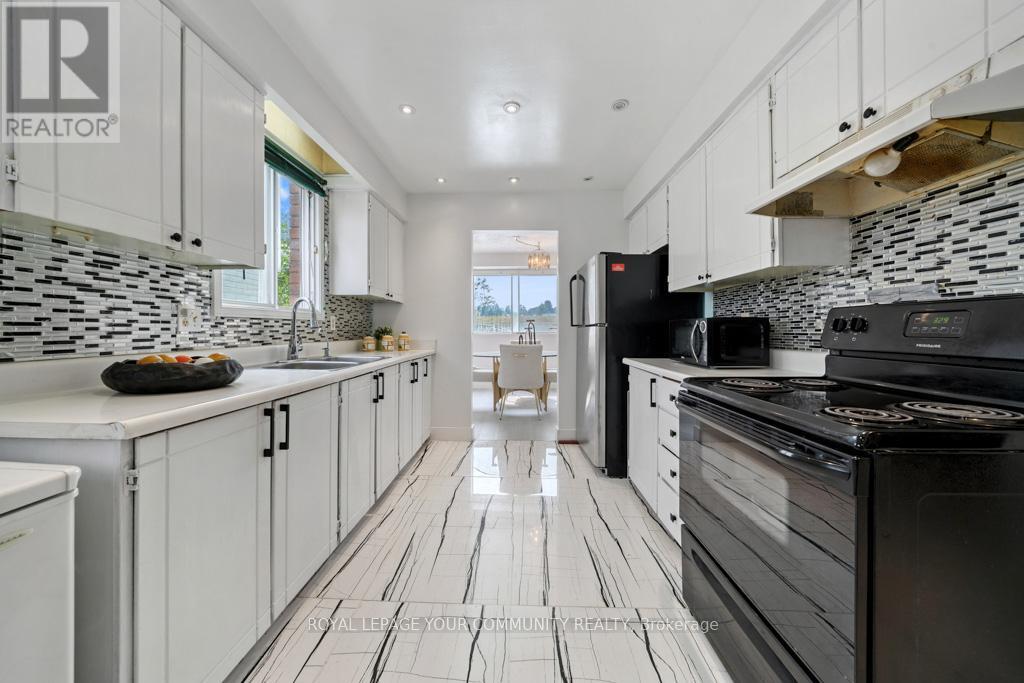 Photo 19 of 104 Garden Drive, Barrie ON