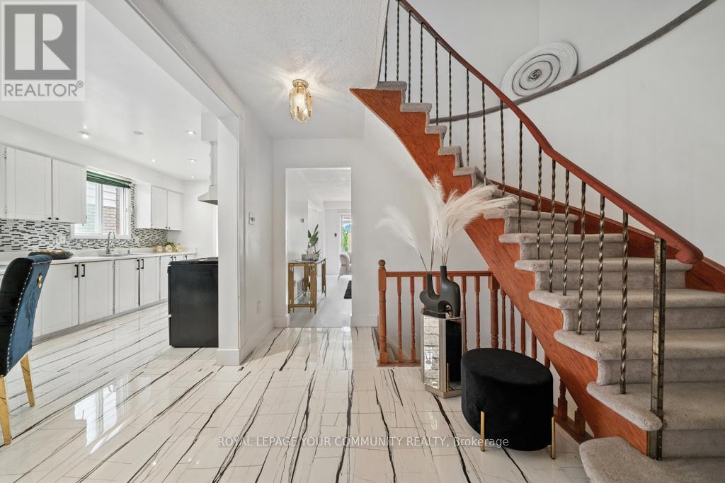 Photo 46 of 104 Garden Drive, Barrie ON