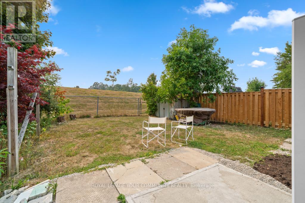 Photo 33 of 104 Garden Drive, Barrie ON