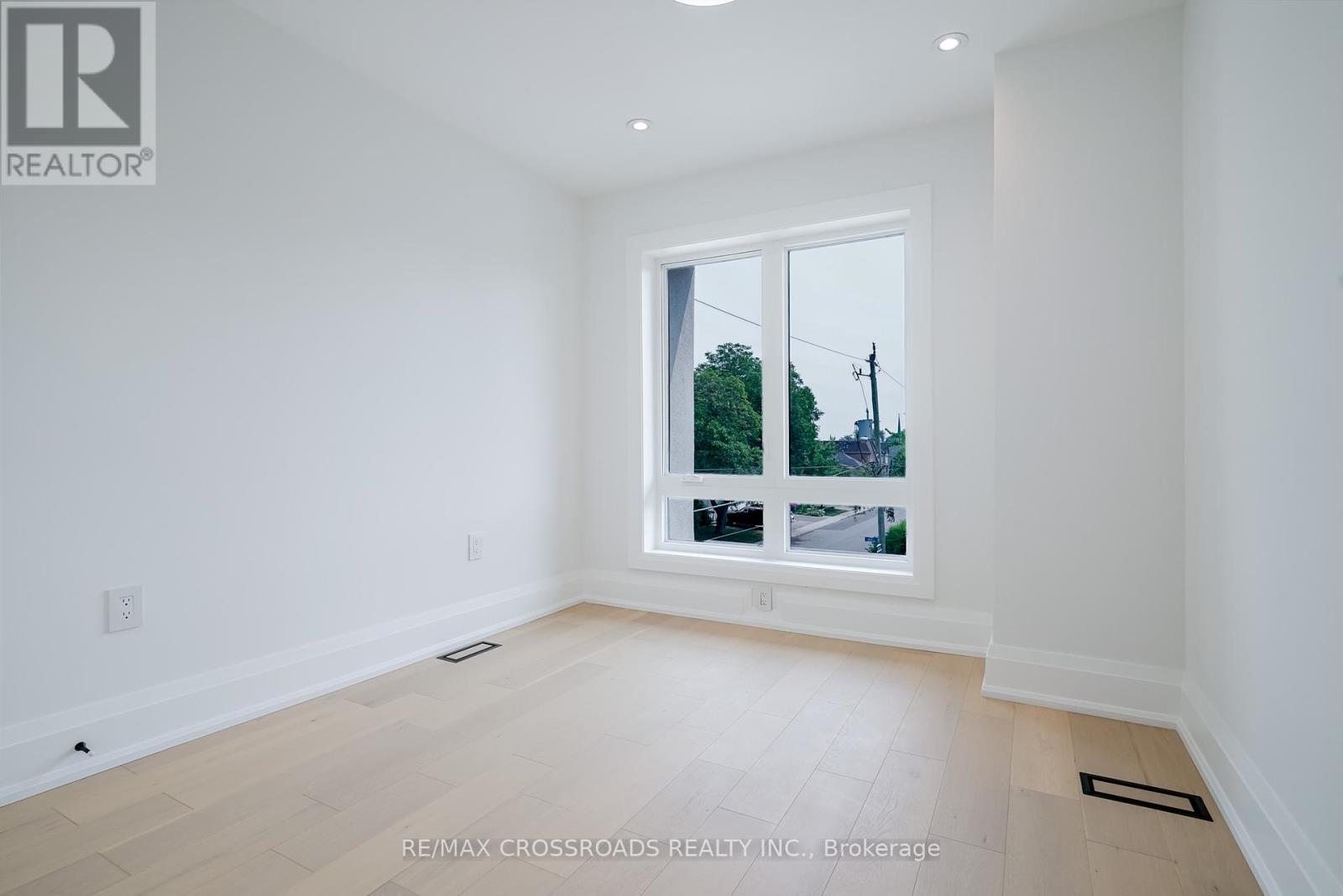 Photo 32 of 108 Park Street, Toronto ON