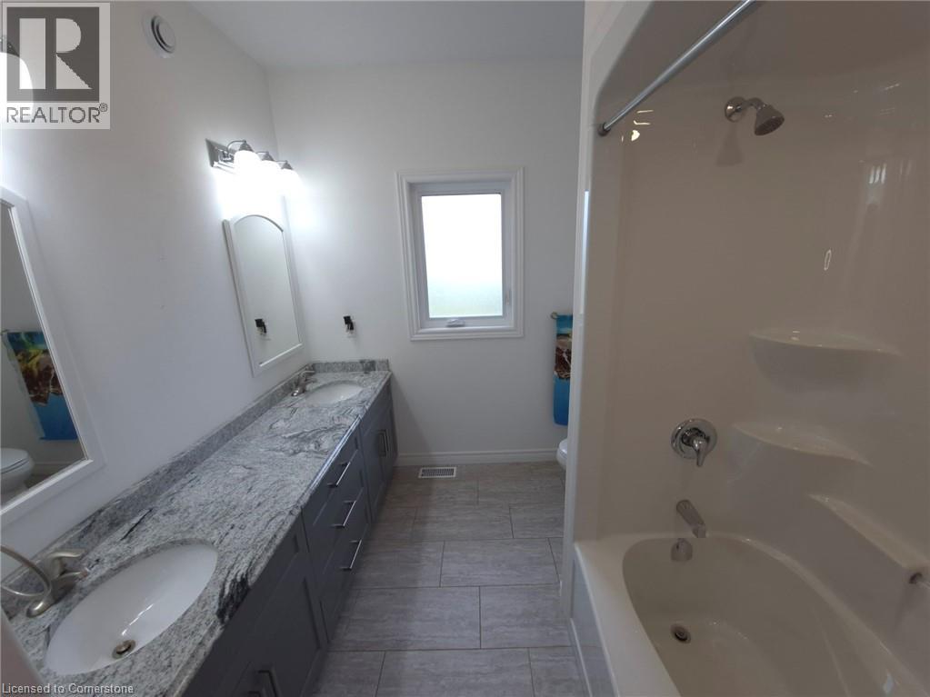 Photo 19 of 1 Phillips Court, Dunnville ON