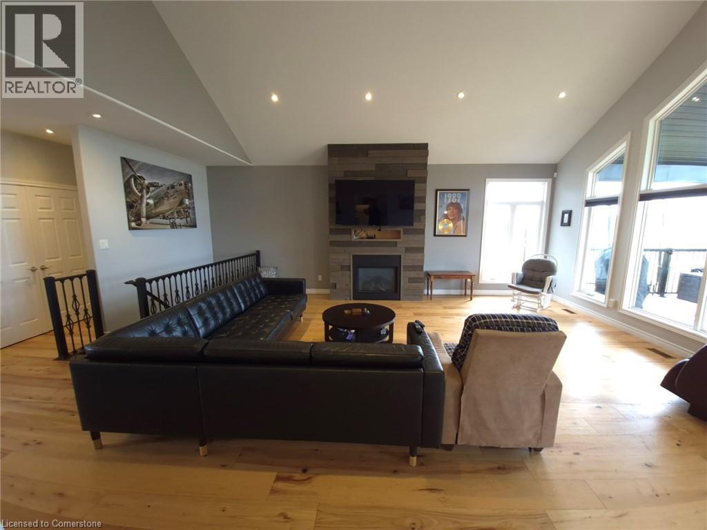 Photo 4 of 1 Phillips Court, Dunnville ON