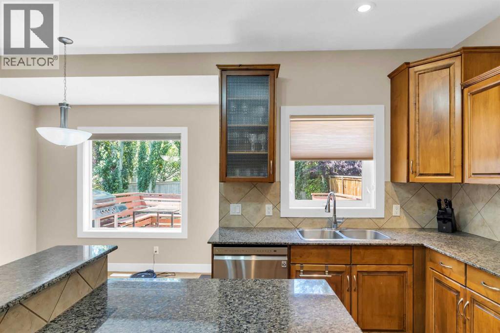 Single Family House for Sale in  Elmont Court SW Springbank Hill Calgary 