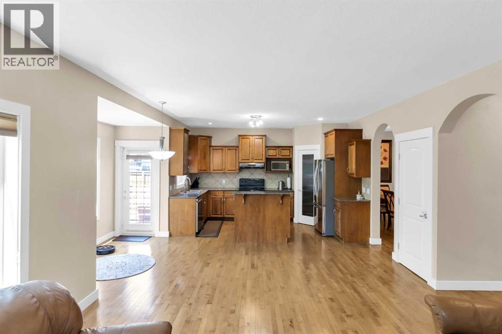 Single Family House for Sale in  Elmont Court SW Springbank Hill Calgary 
