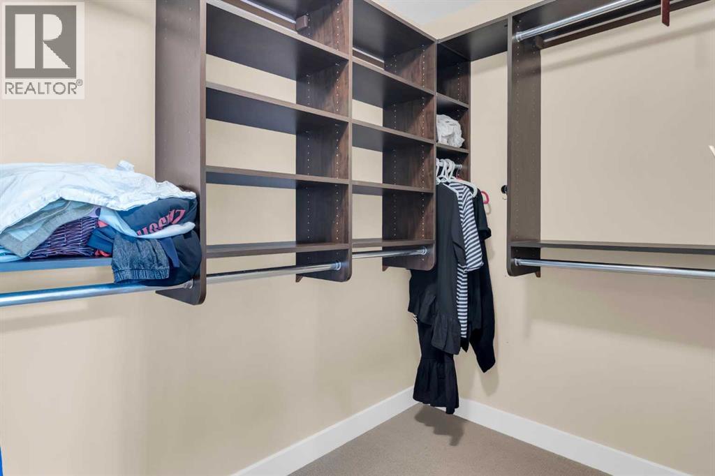 Single Family House for Sale in  Elmont Court SW Springbank Hill Calgary 