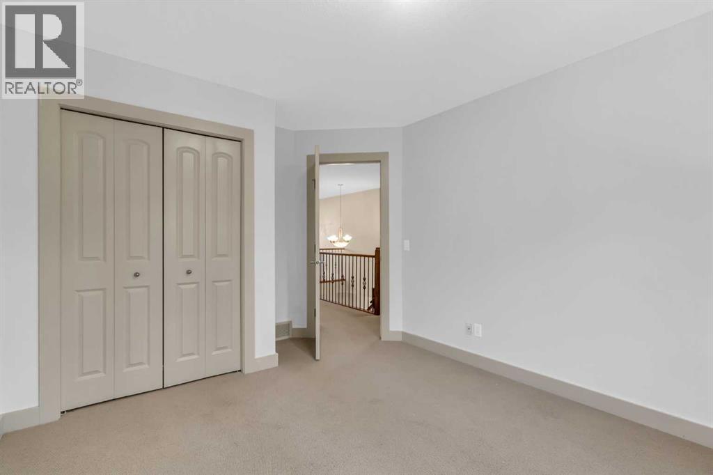 Single Family House for Sale in  Elmont Court SW Springbank Hill Calgary 