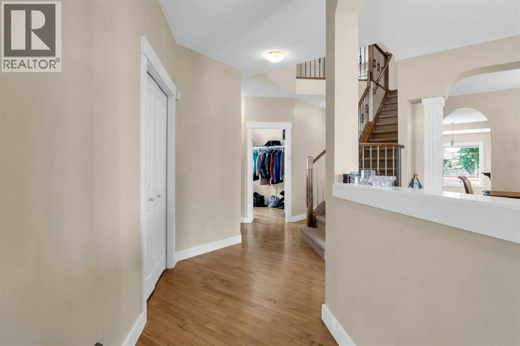 Single Family House for Sale in  Elmont Court SW Springbank Hill Calgary 