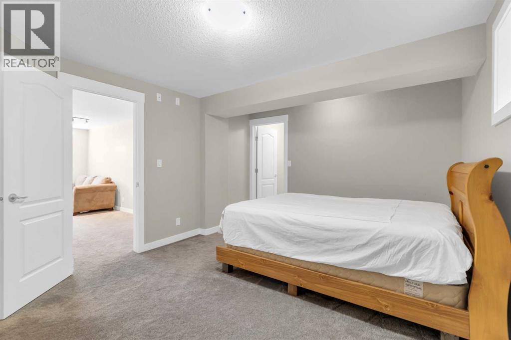 Single Family House for Sale in  Elmont Court SW Springbank Hill Calgary 