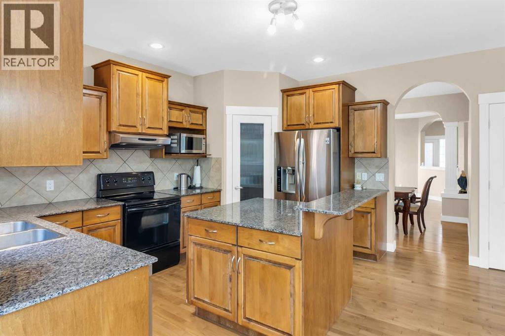 Single Family House for Sale in  Elmont Court SW Springbank Hill Calgary 
