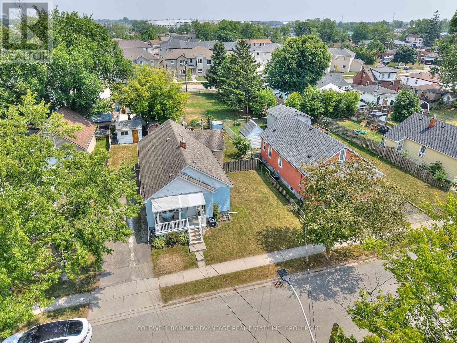 Photo 33 of 17 Clifford Avenue, Welland ON