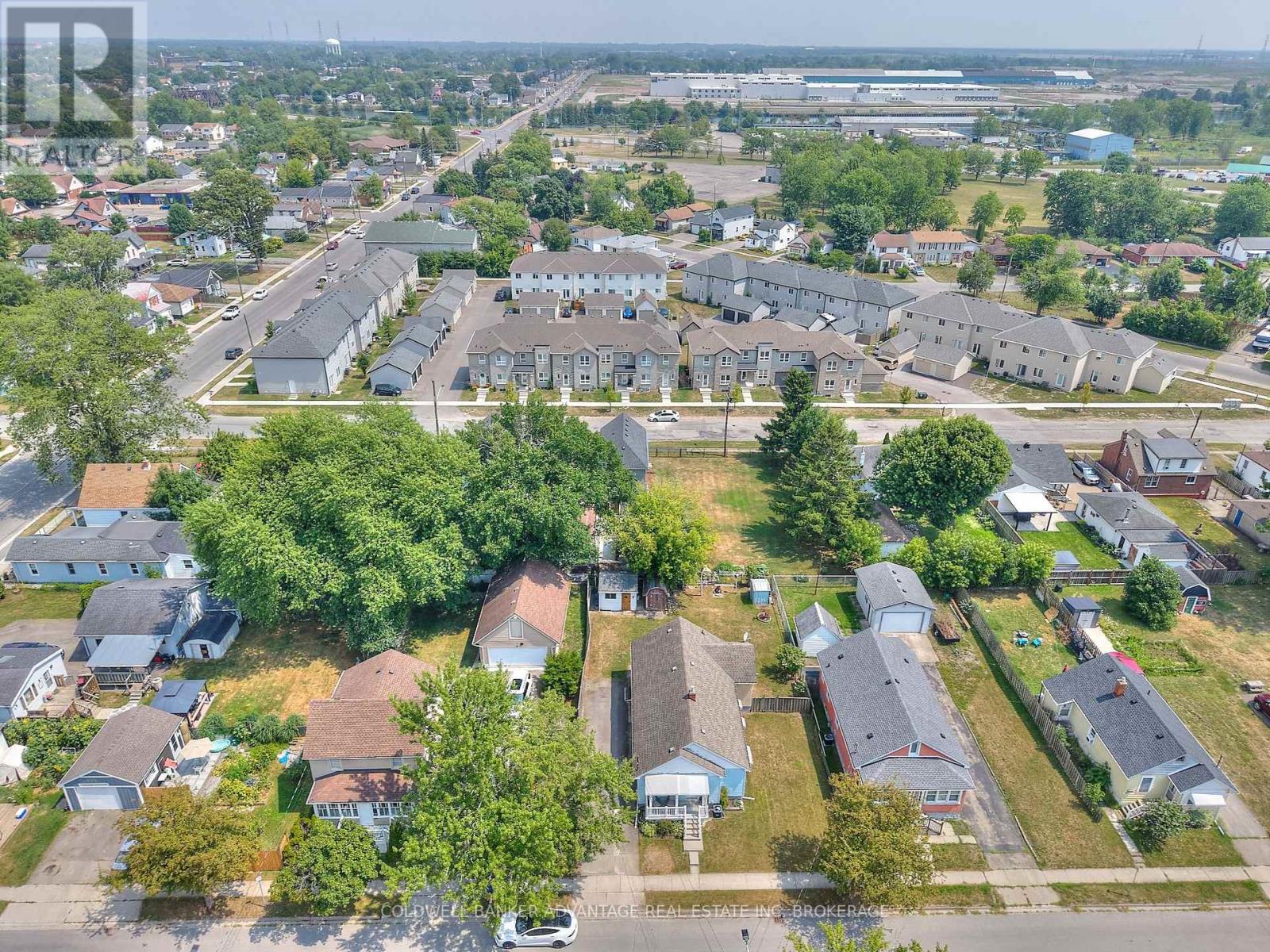 Photo 37 of 17 Clifford Avenue, Welland ON