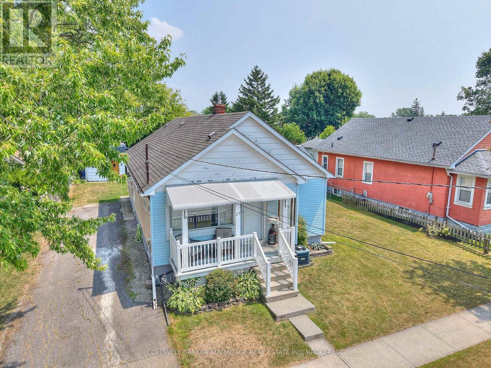 Photo 5 of 17 Clifford Avenue, Welland ON