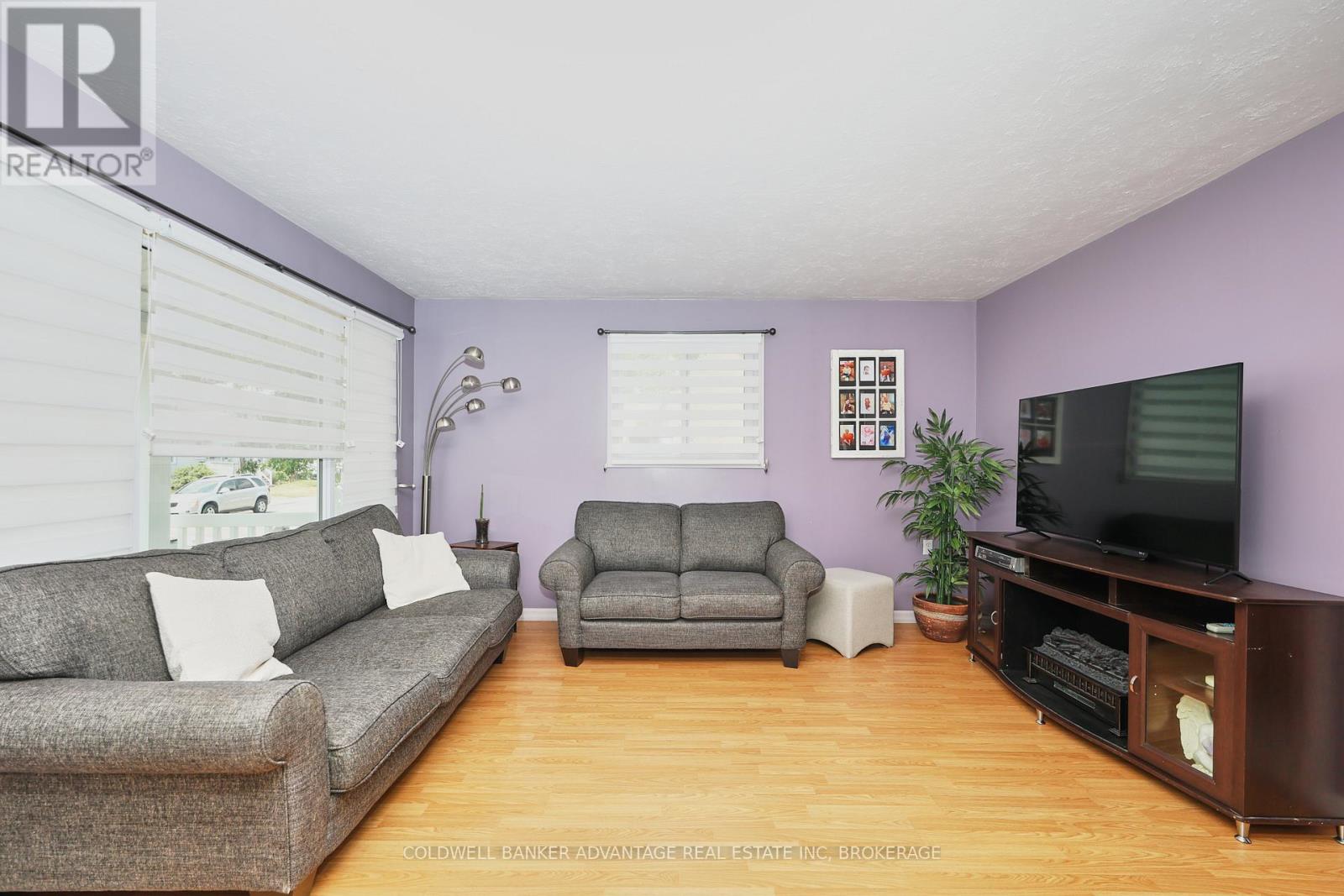 Photo 9 of 17 Clifford Avenue, Welland ON