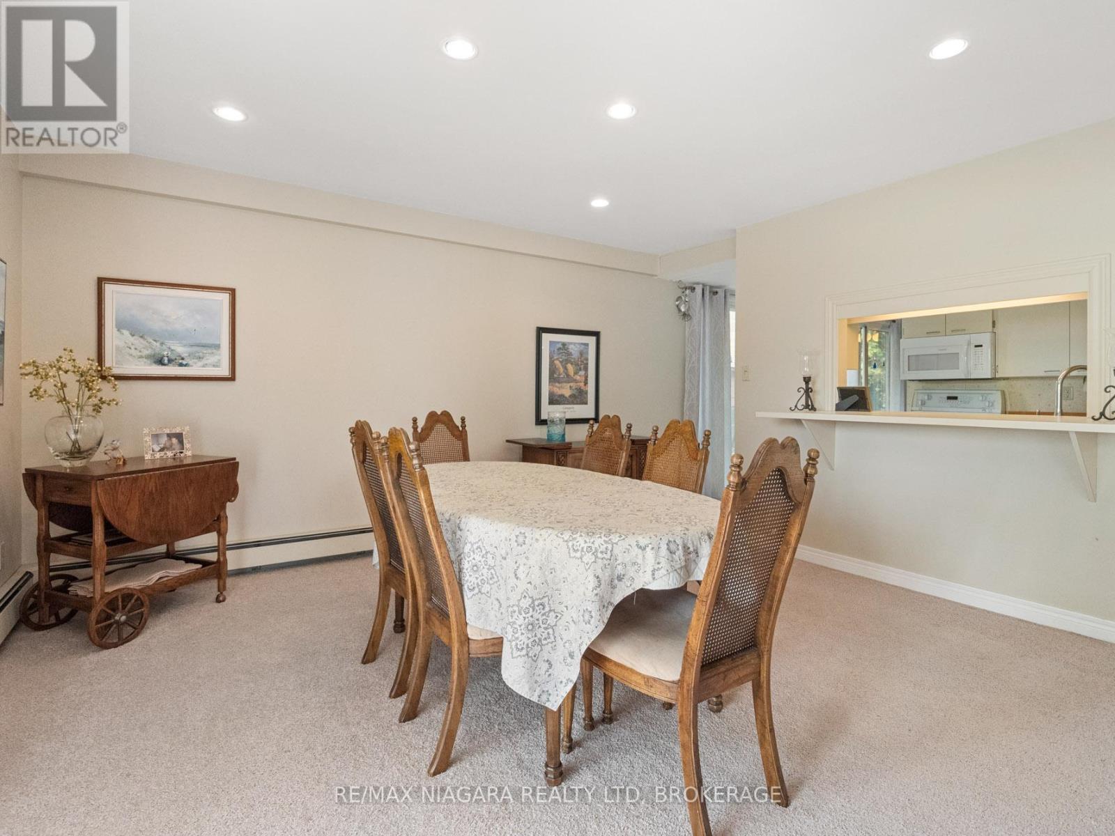 Photo 11 of 735 Niagara Boulevard, Fort Erie ON