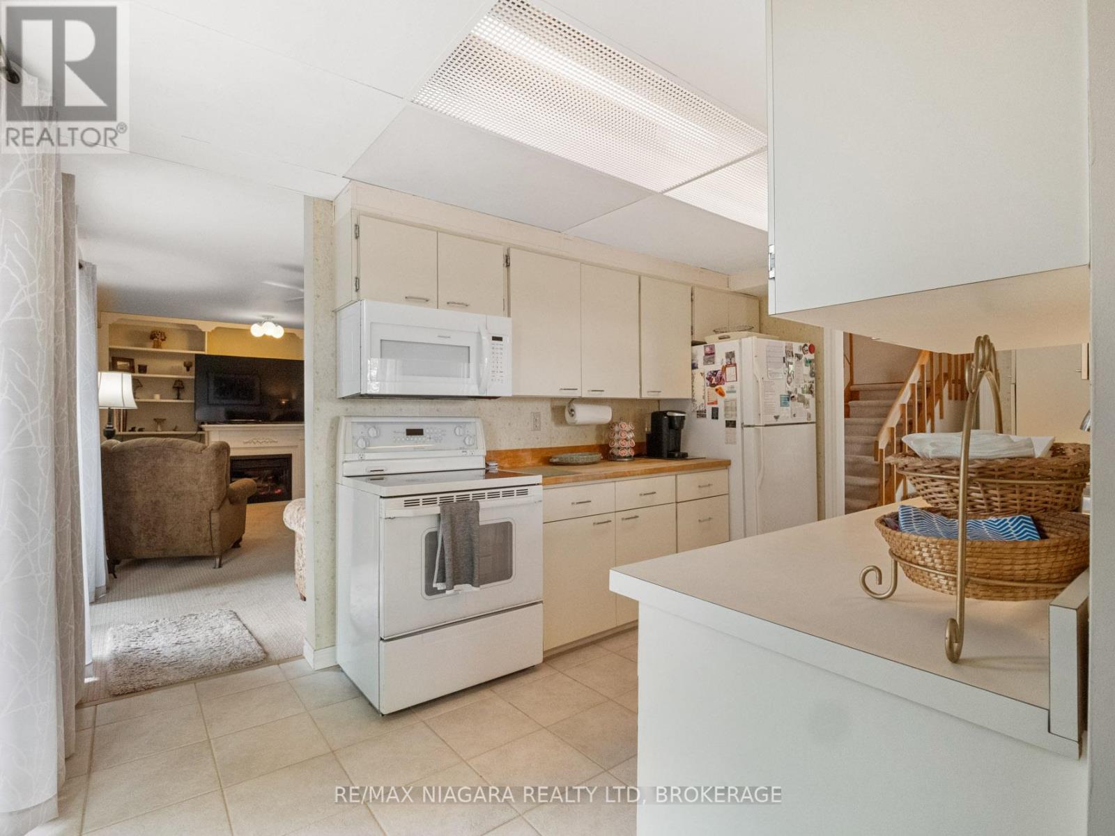 Photo 12 of 735 Niagara Boulevard, Fort Erie ON