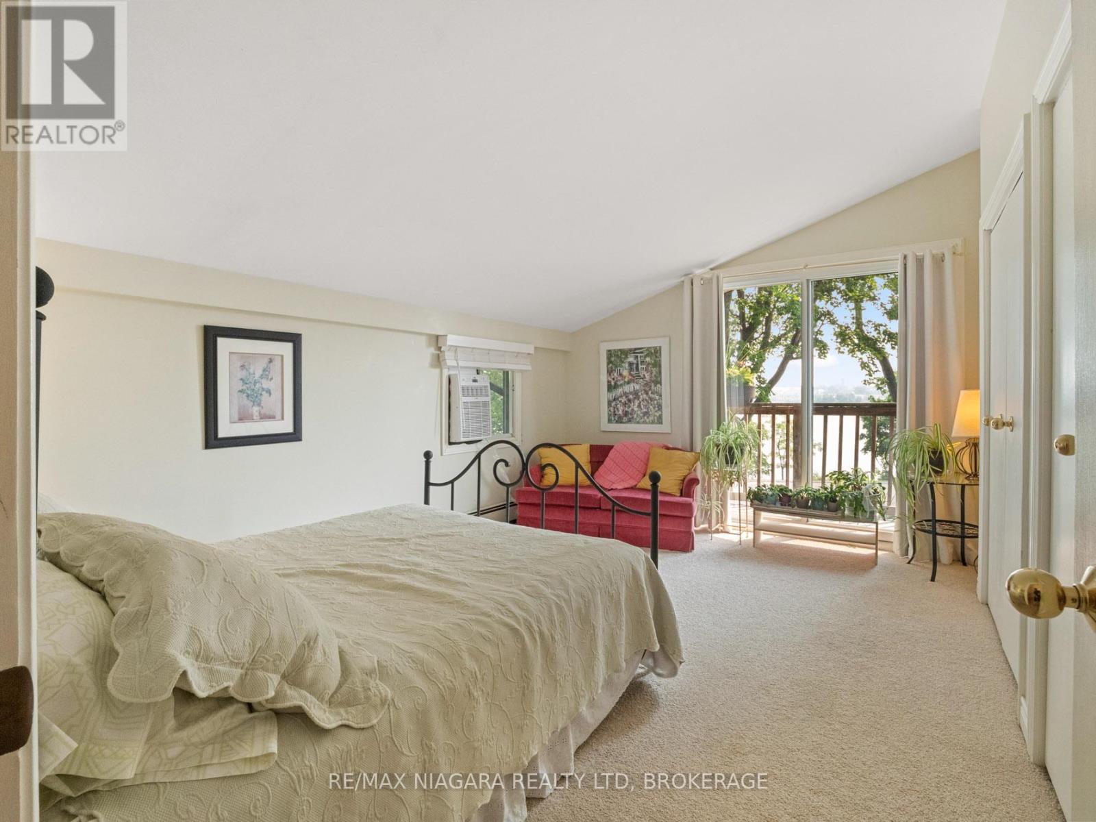 Photo 17 of 735 Niagara Boulevard, Fort Erie ON