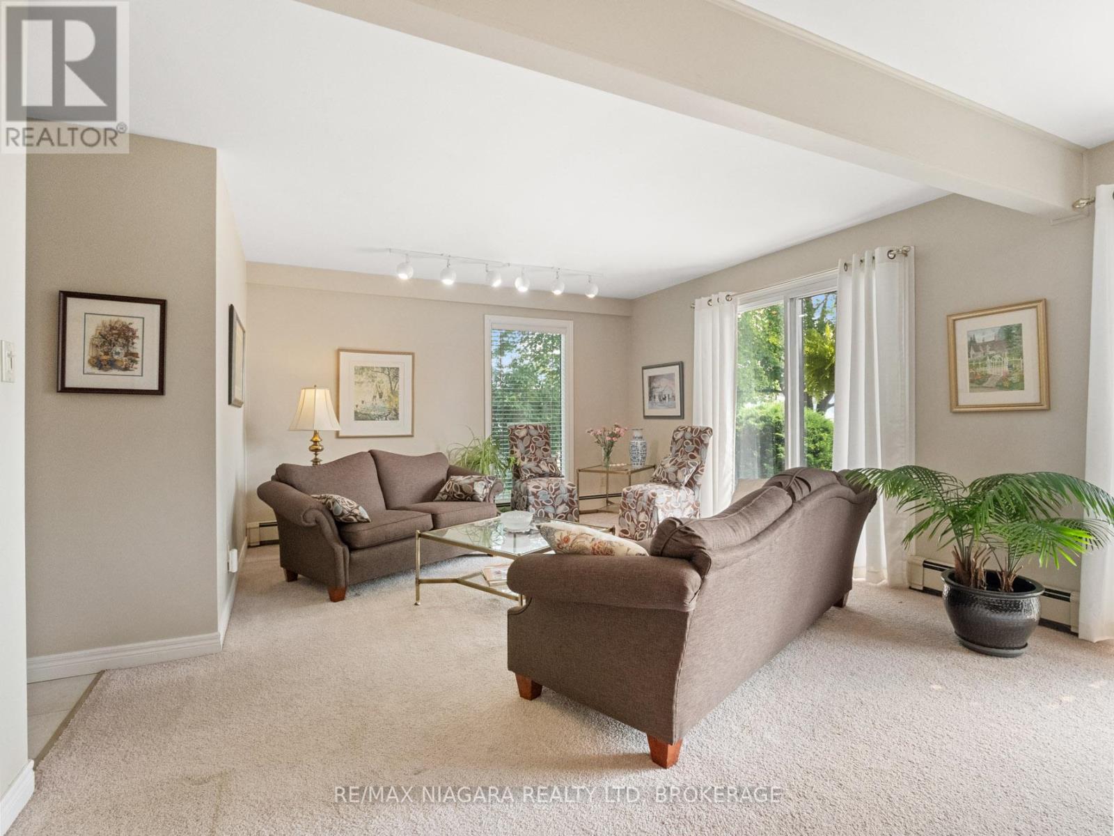 Photo 6 of 735 Niagara Boulevard, Fort Erie ON