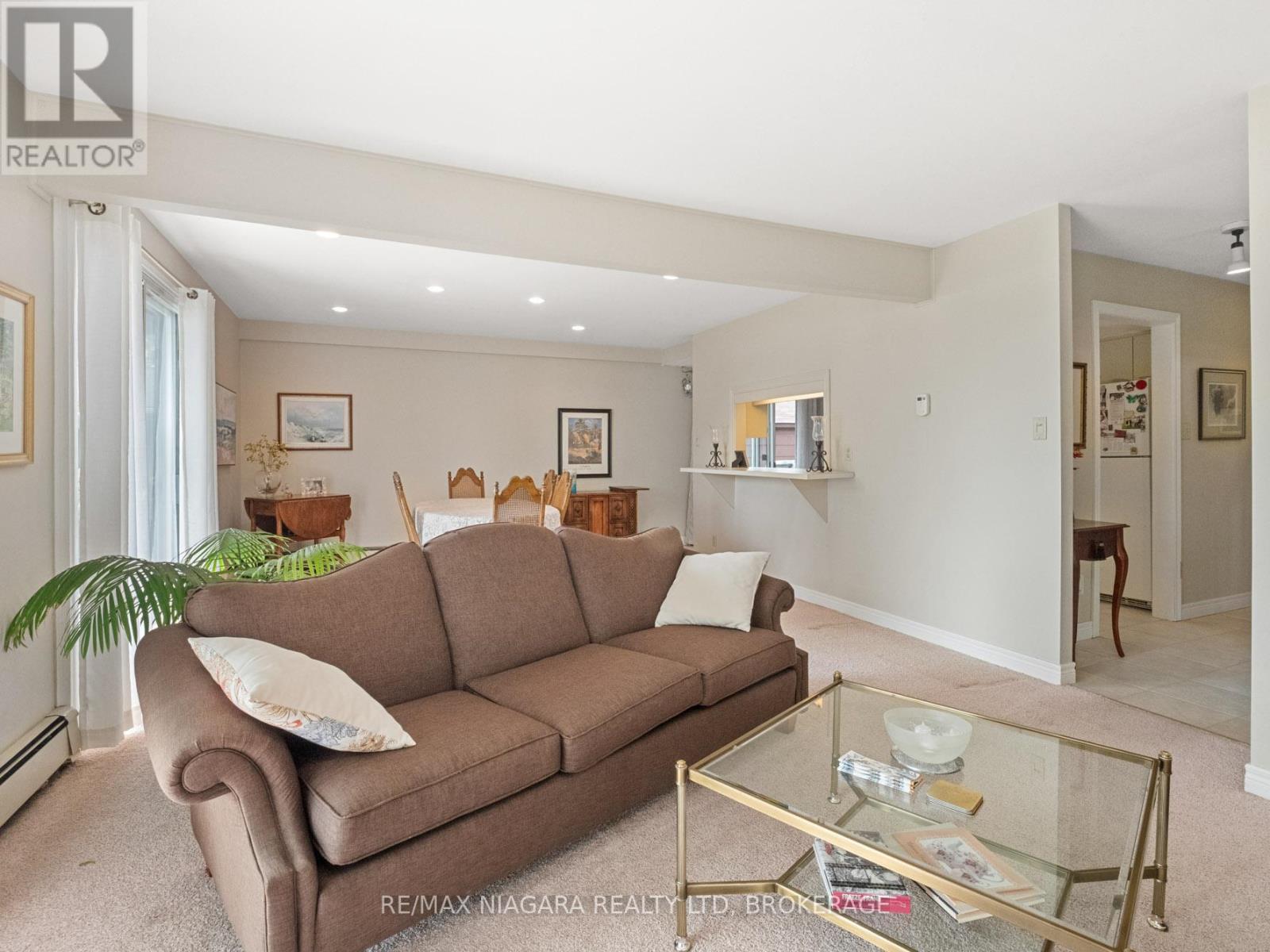 Photo 7 of 735 Niagara Boulevard, Fort Erie ON