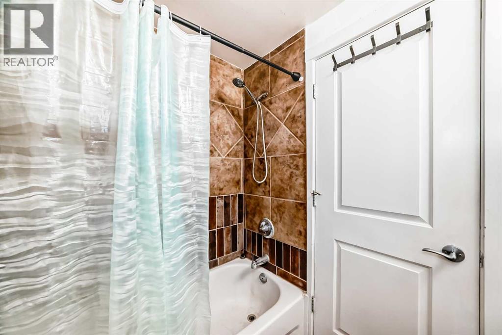 Single Family House for Sale in    Avenue SW Mission Calgary 