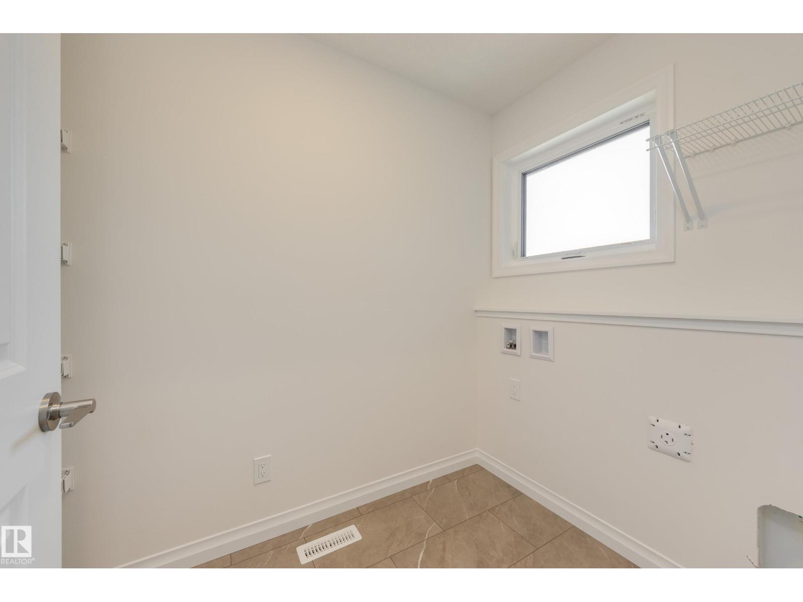 Photo 37 of 19322 22 A Av Nw, Edmonton AB