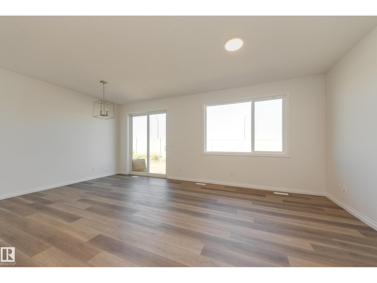 Photo 12 of 19322 22 A Av Nw, Edmonton AB