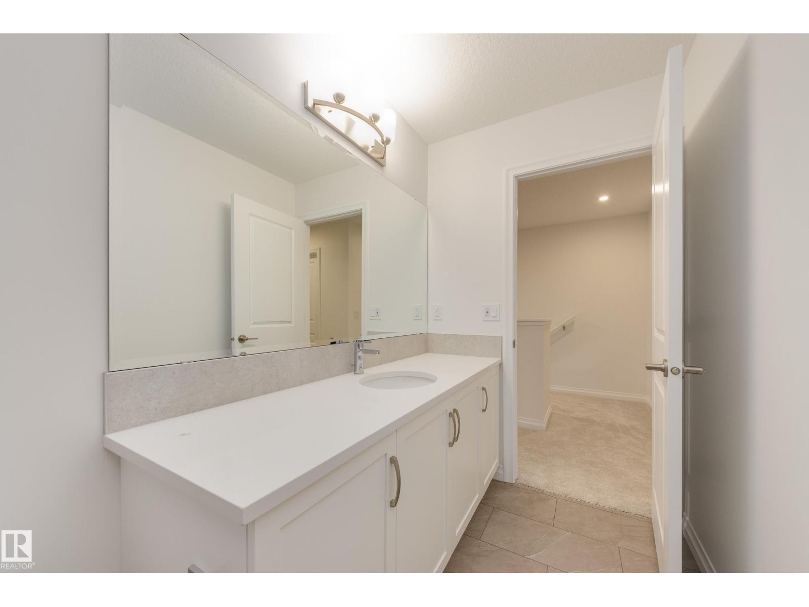 Photo 36 of 19322 22 A Av Nw, Edmonton AB
