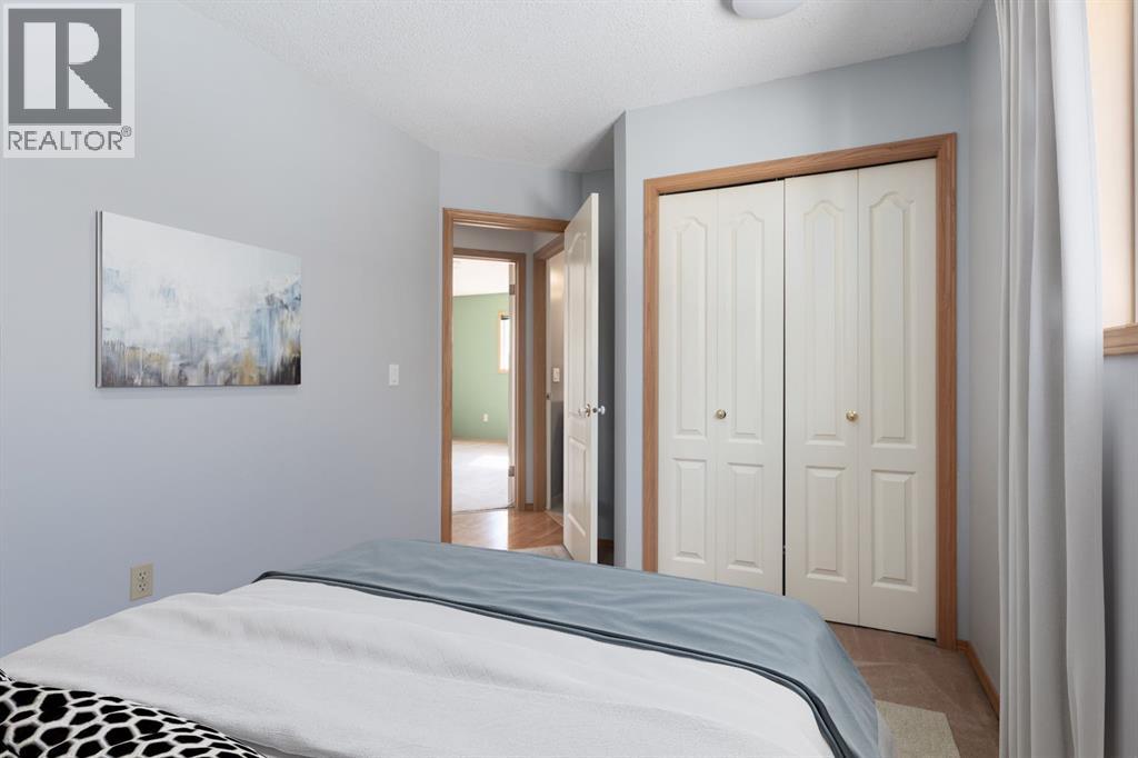 Single Family House Bi-level for Sale in  Erin Circle SE Erin Woods Calgary 