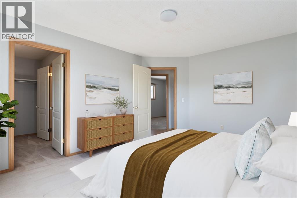 Single Family House Bi-level for Sale in  Erin Circle SE Erin Woods Calgary 