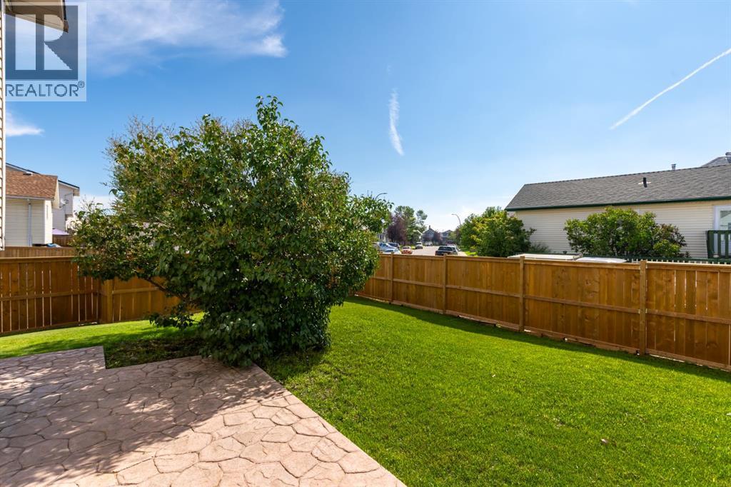 Single Family House Bi-level for Sale in  Erin Circle SE Erin Woods Calgary 