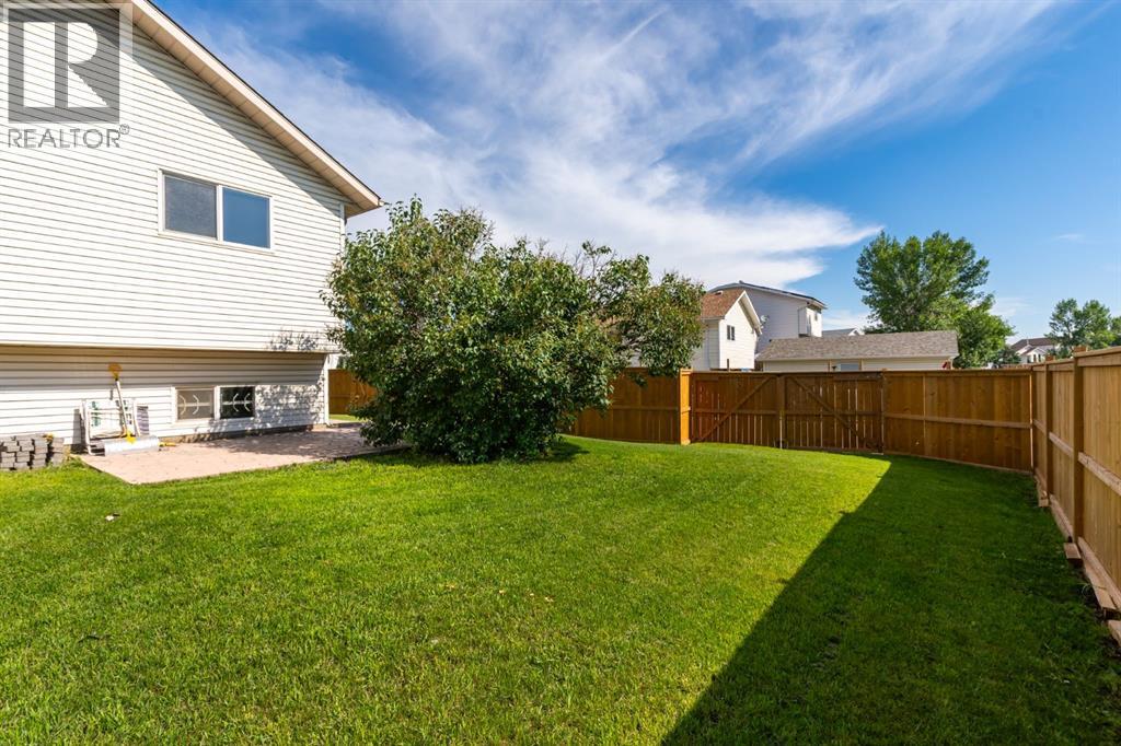 Single Family House Bi-level for Sale in  Erin Circle SE Erin Woods Calgary 