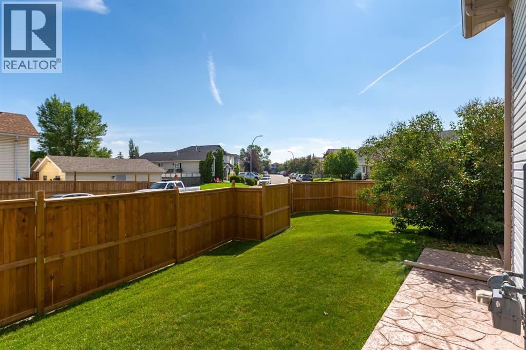 Single Family House Bi-level for Sale in  Erin Circle SE Erin Woods Calgary 