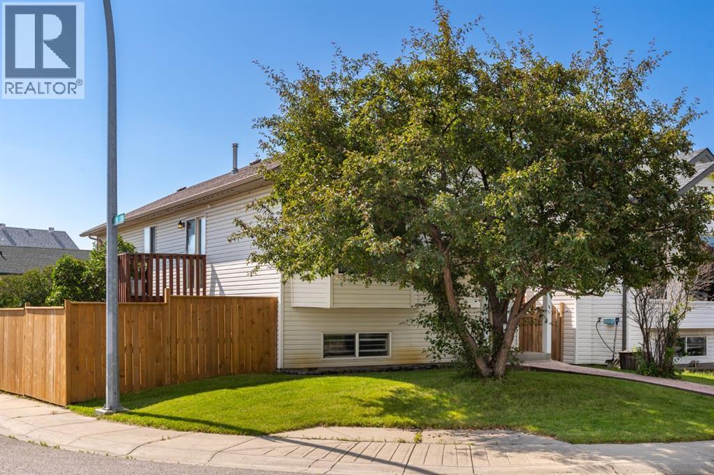 65 Erin Circle SE, Calgary, Alberta