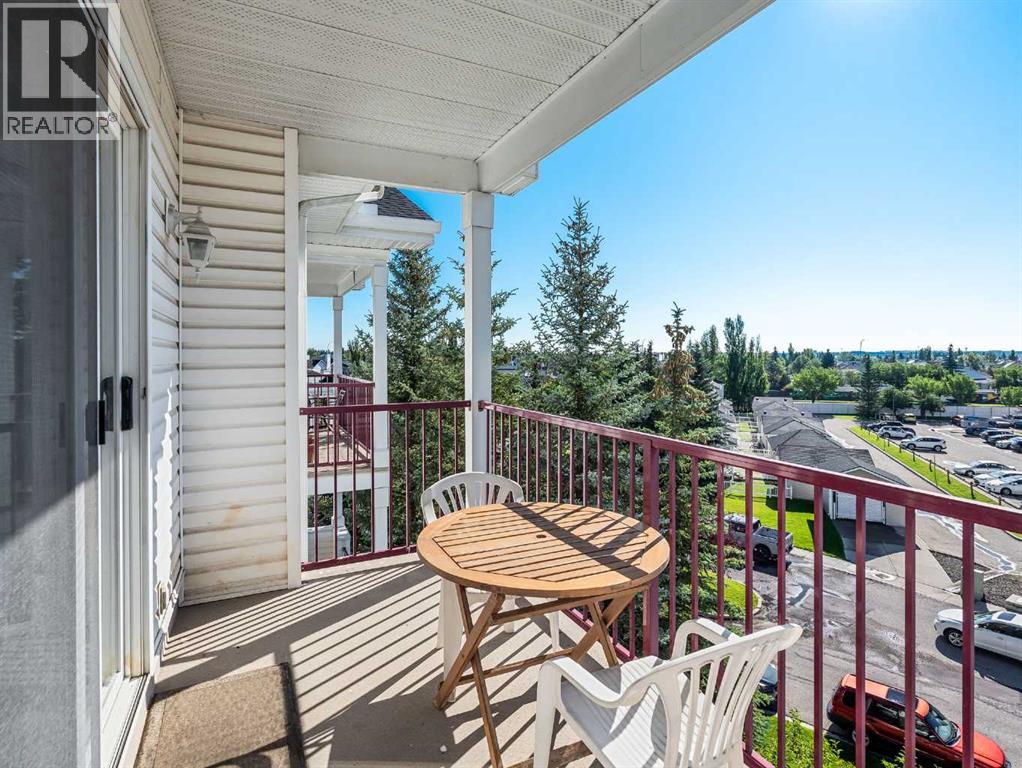 Single Family House for Sale in   Country Village Bay NE Country Hills Village Calgary 