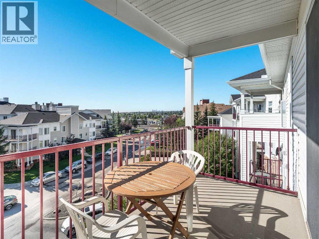 Single Family House for Sale in   Country Village Bay NE Country Hills Village Calgary 