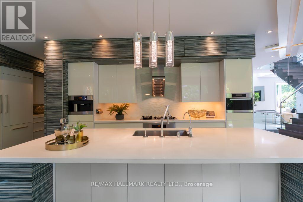 Photo 4 of 17 Hammok Crescent, Markham ON