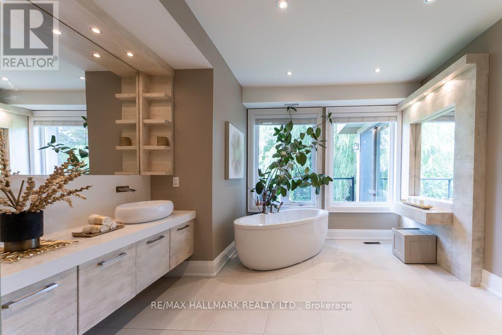 Photo 5 of 17 Hammok Crescent, Markham ON