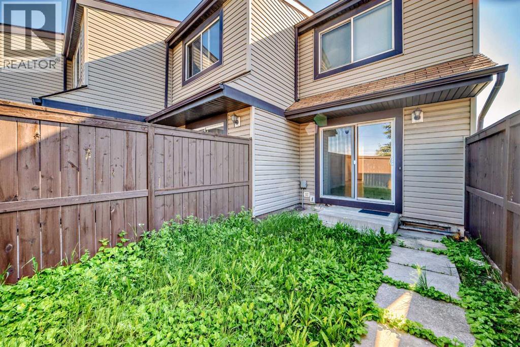 Single Family House for Sale in   Rundleson Road NE Rundle Calgary 